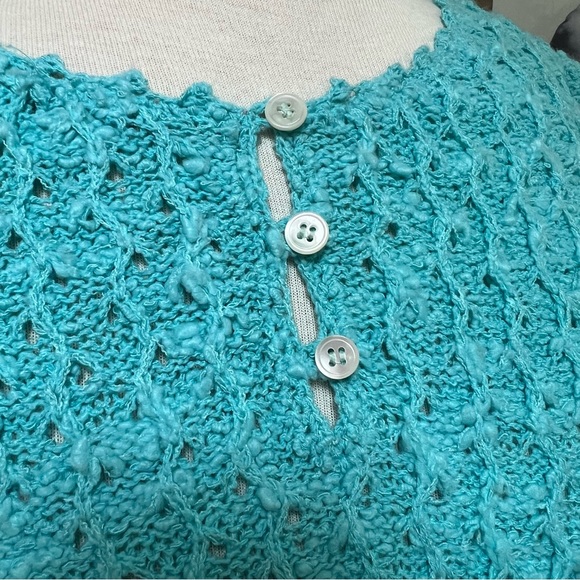 Vintage aqua/teal knit textured sweater with 3 button up neckline - Picture 9 of 10